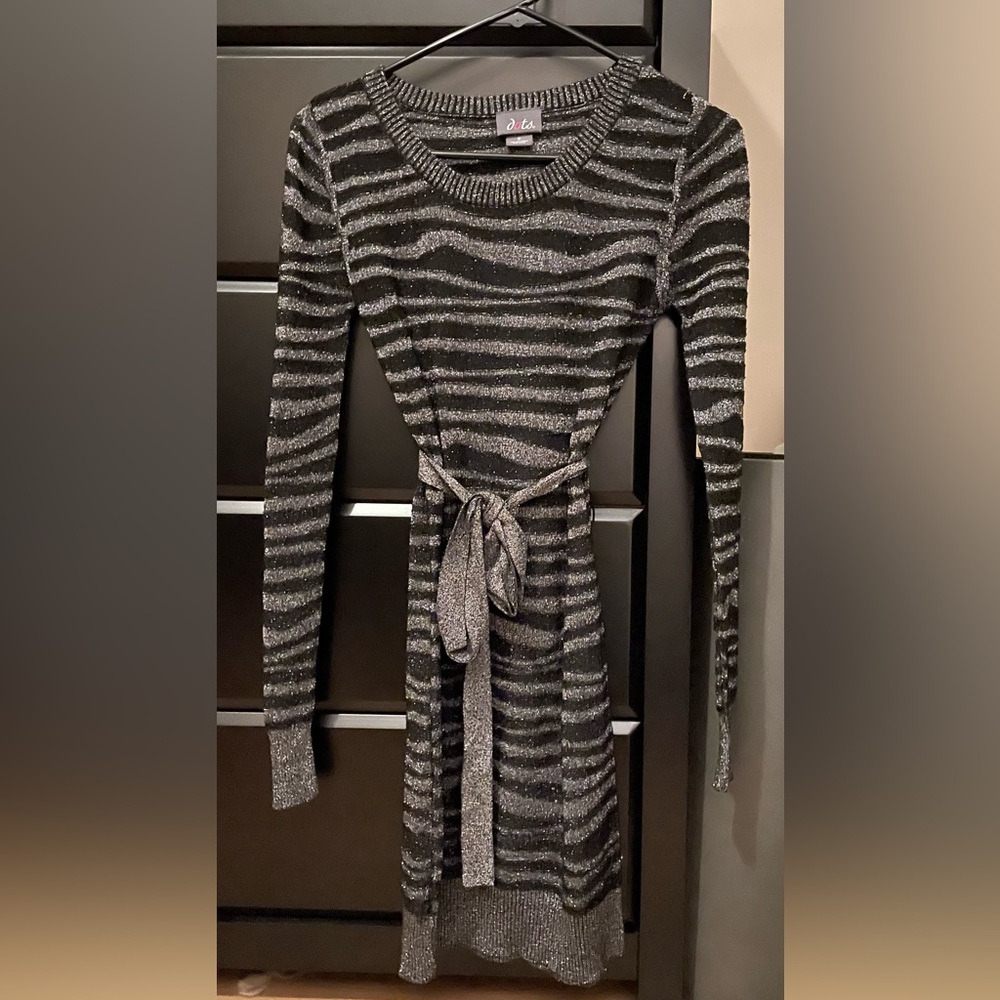 Dress - Picture 2 of 4